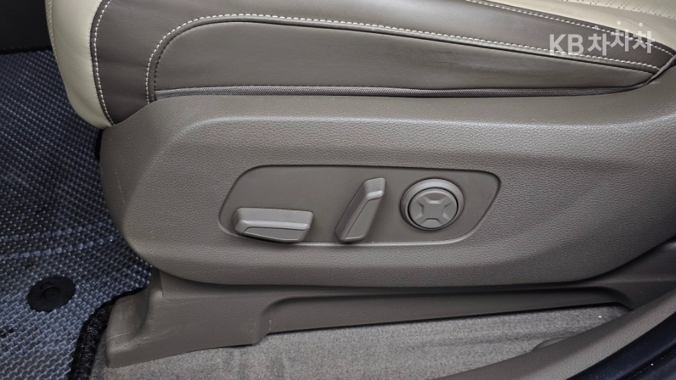 Kia Carnival — miniaturë 18