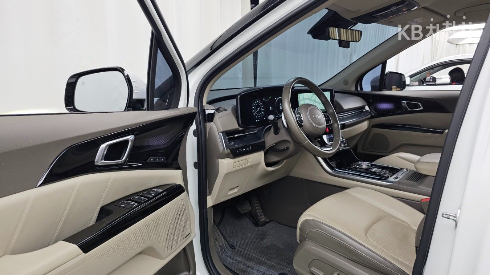 Kia Carnival — miniaturë 19