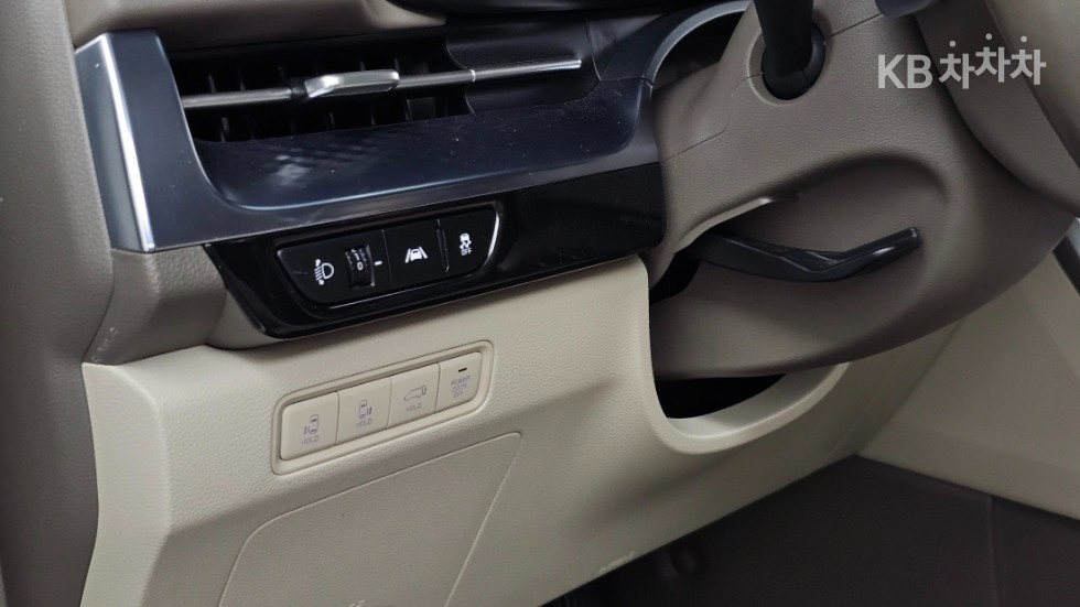 Kia Carnival — miniaturë 5