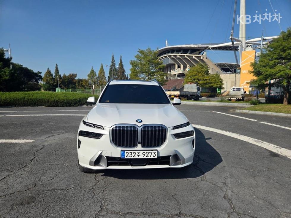 BMW X7 xDrive 40i 디자인퓨어 엑셀런스 7인승 — foto 1