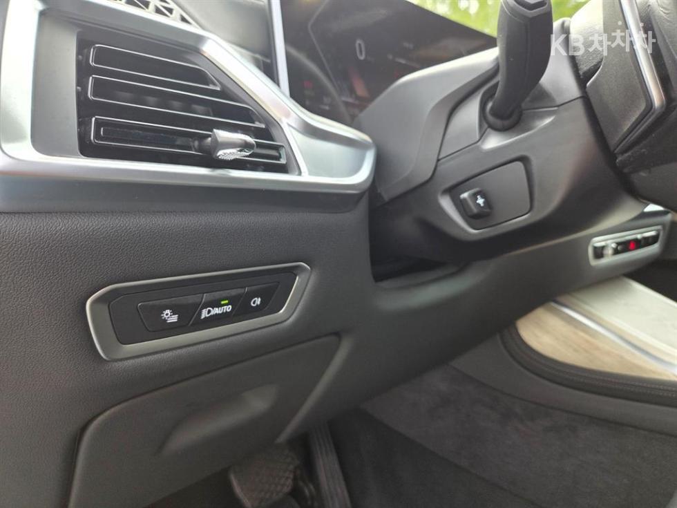 BMW X7 — miniaturë 8