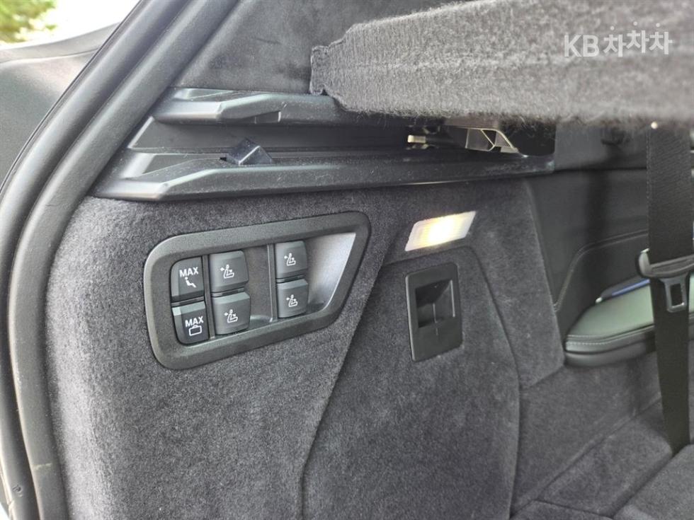 BMW X7 — miniaturë 18