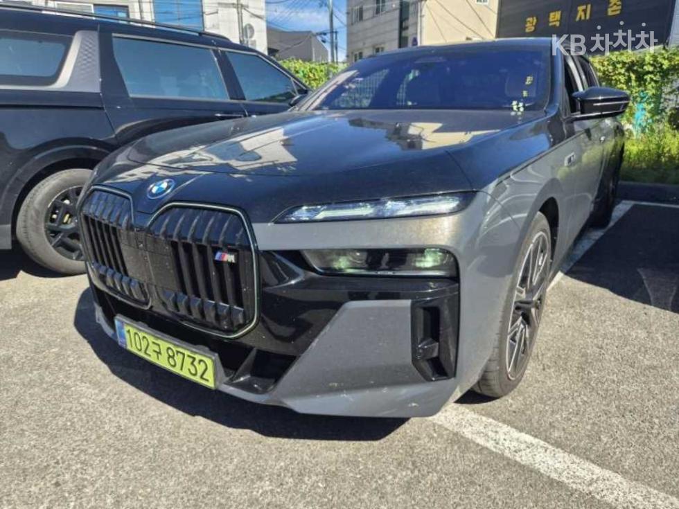 BMW i7 — miniaturë 2