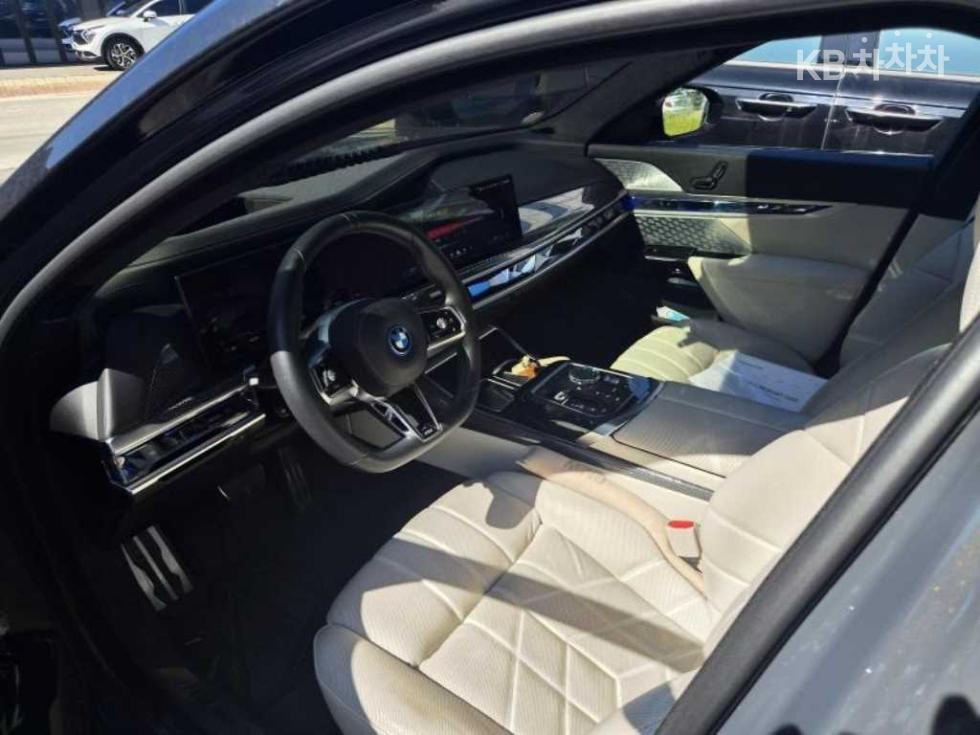 BMW i7 — miniaturë 6