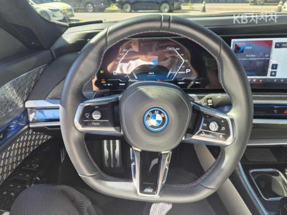 BMW i7 — miniaturë 8