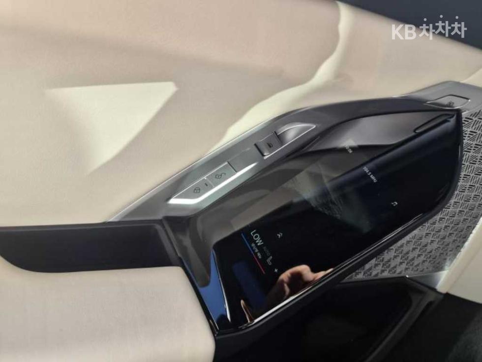 BMW i7 — miniaturë 12