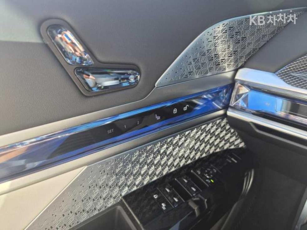BMW i7 — miniaturë 18