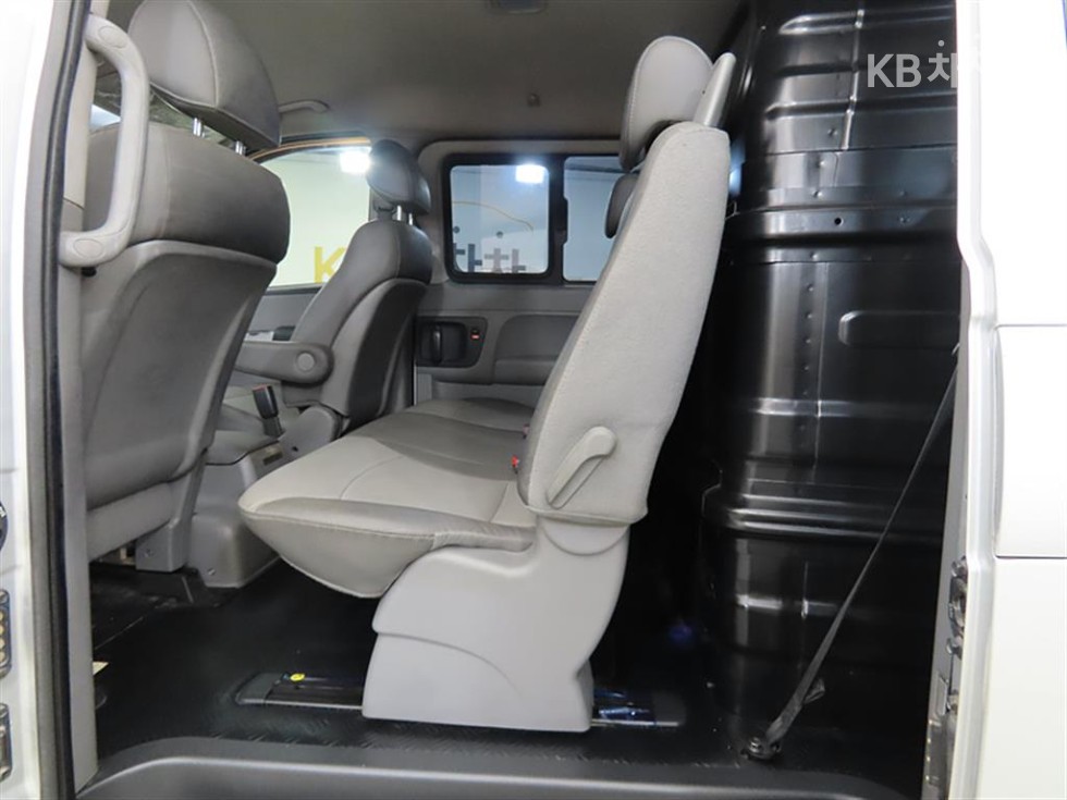Hyundai Starex — miniaturë 9