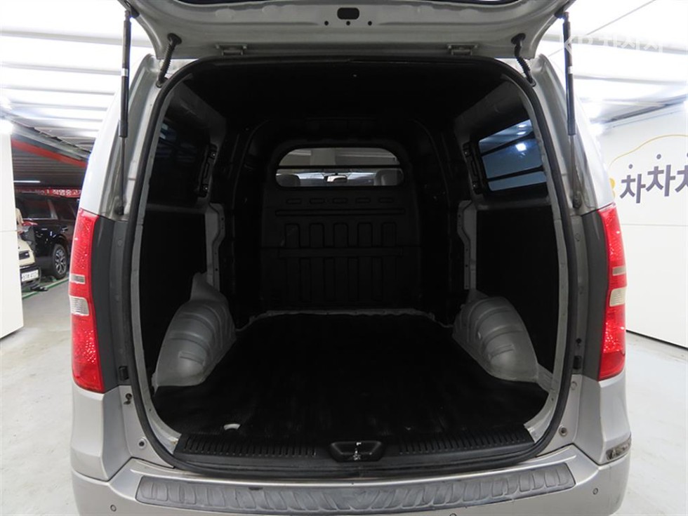 Hyundai Starex — miniaturë 12