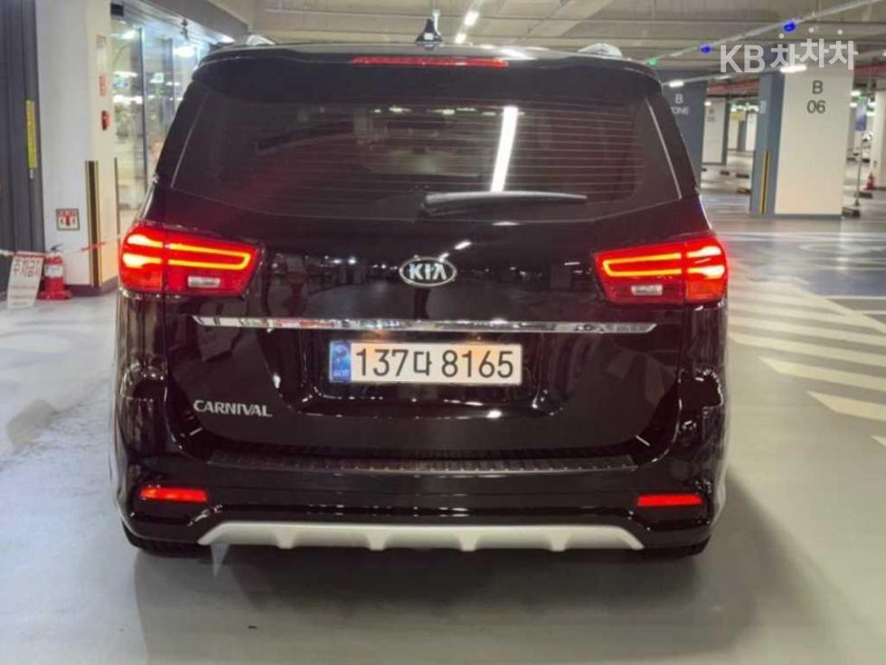 Kia Carnival — miniaturë 5