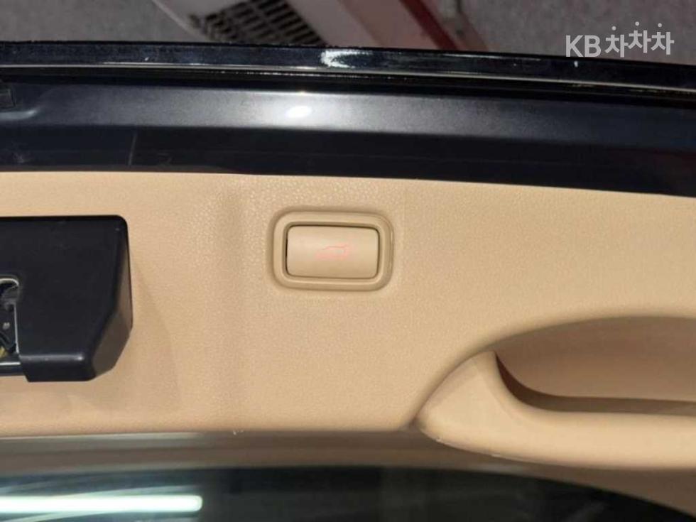 Kia Carnival — miniaturë 17