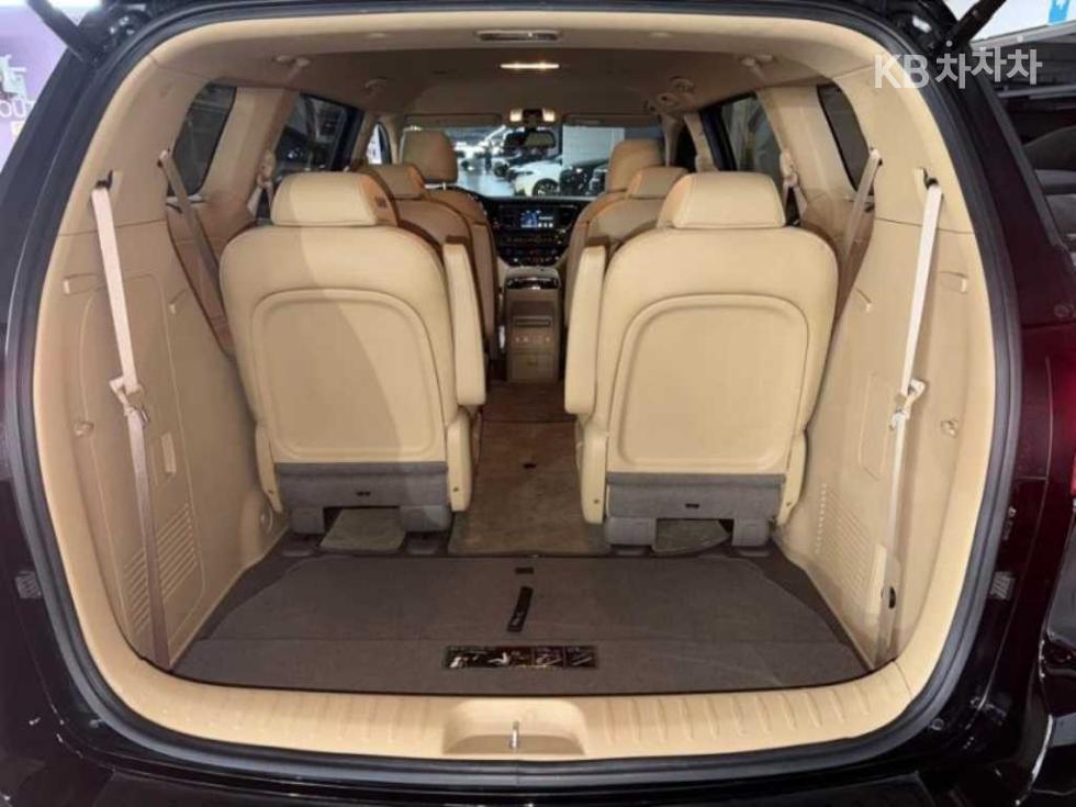 Kia Carnival — miniaturë 18