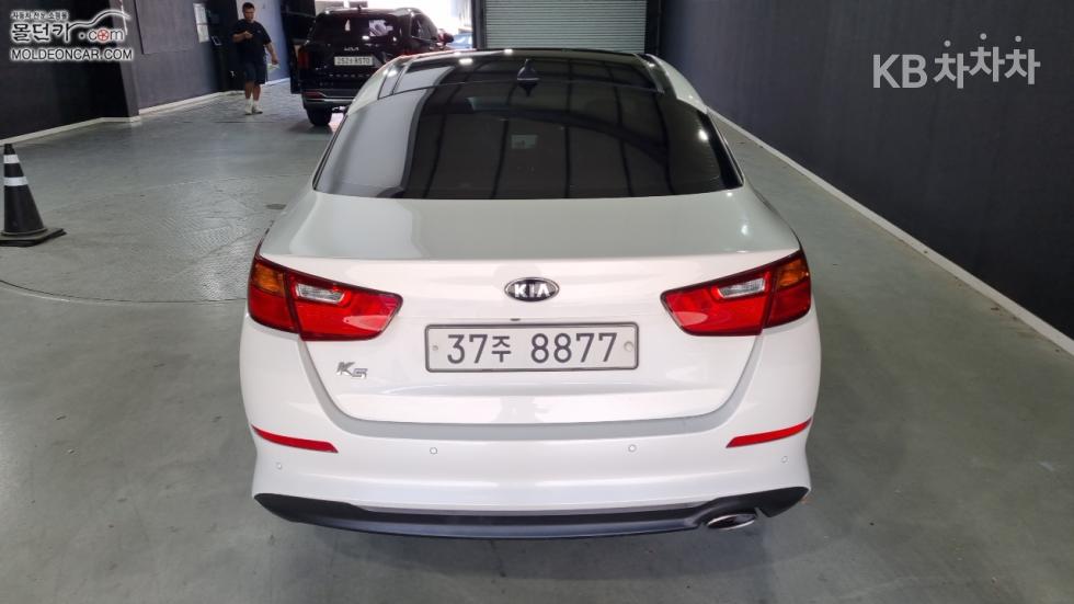 Kia K5 — miniaturë 4