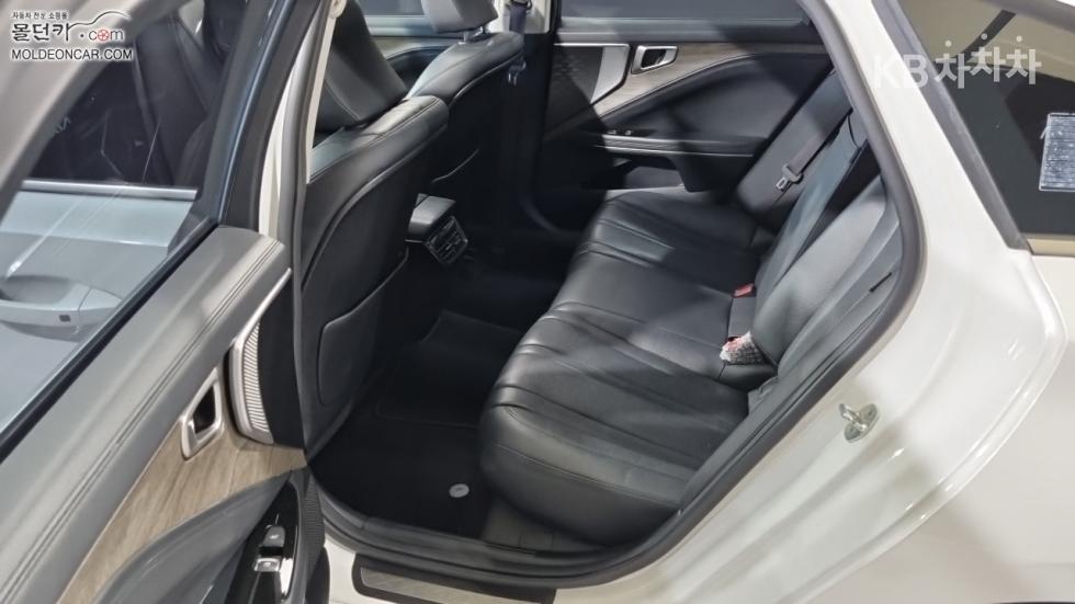 Kia K8 — miniaturë 10