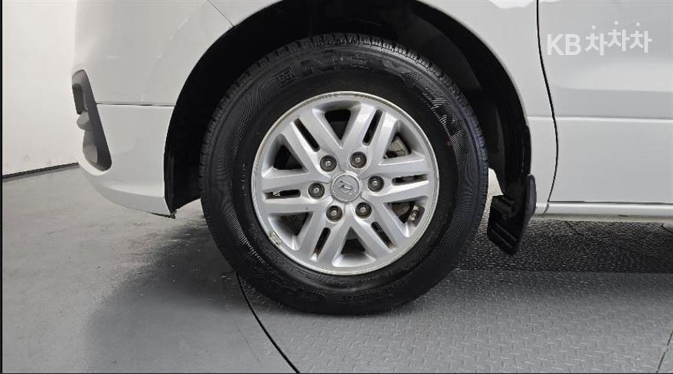 Hyundai Starex — miniaturë 5