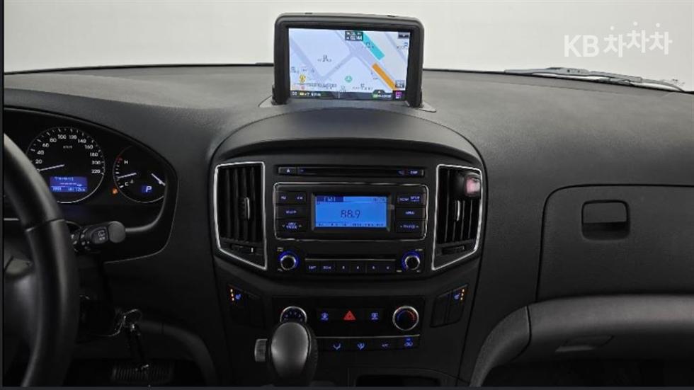 Hyundai Starex — miniaturë 13