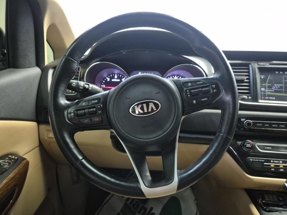Kia Carnival — miniaturë 9