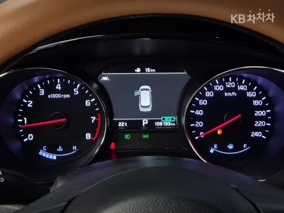 Kia Carnival — miniaturë 6