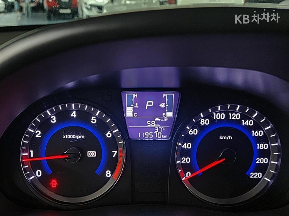 Hyundai Accent — miniaturë 8