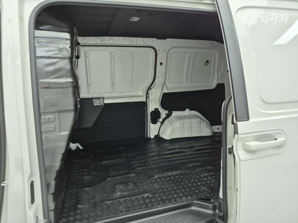 Hyundai Staria — miniaturë 12