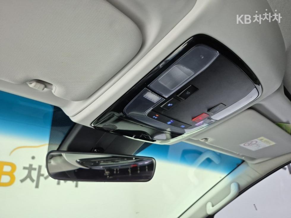 Hyundai Staria — miniaturë 18