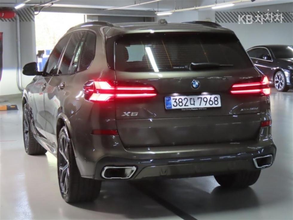 BMW X5 — miniaturë 4