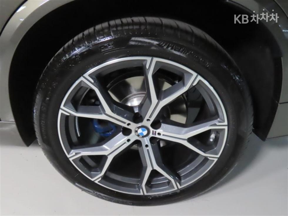 BMW X5 — miniaturë 17