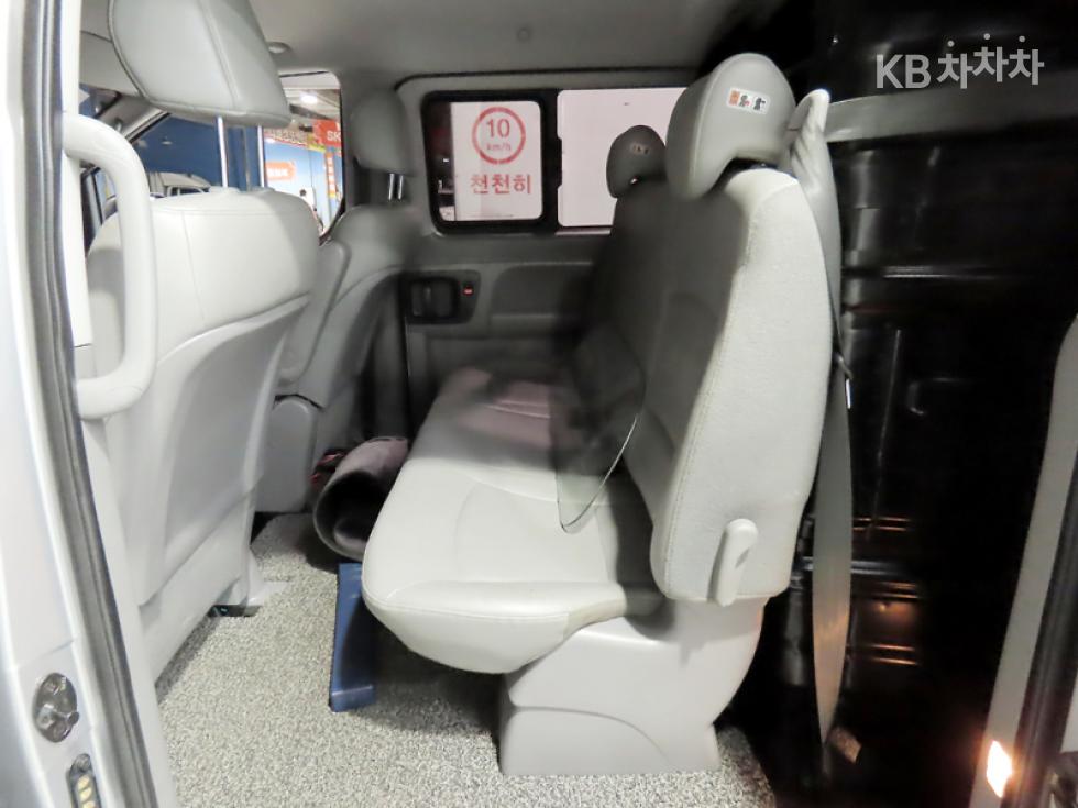 Hyundai Starex — miniaturë 7