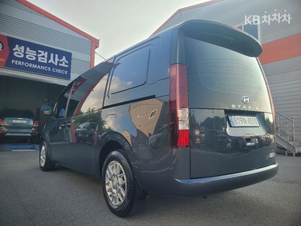 Hyundai Staria — miniaturë 4