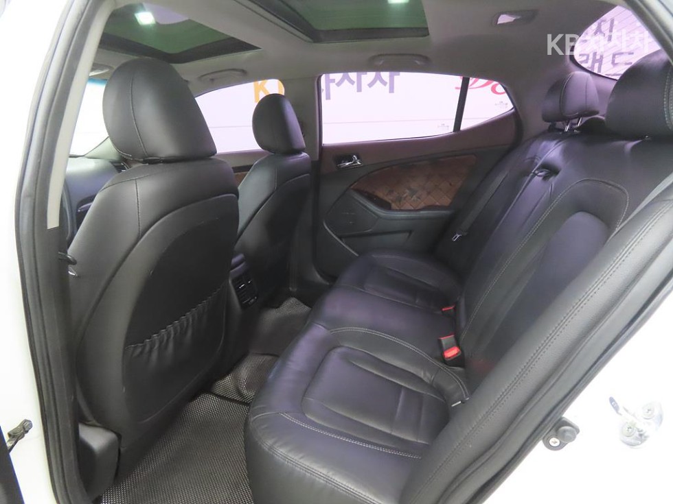 Kia K5 — miniaturë 6