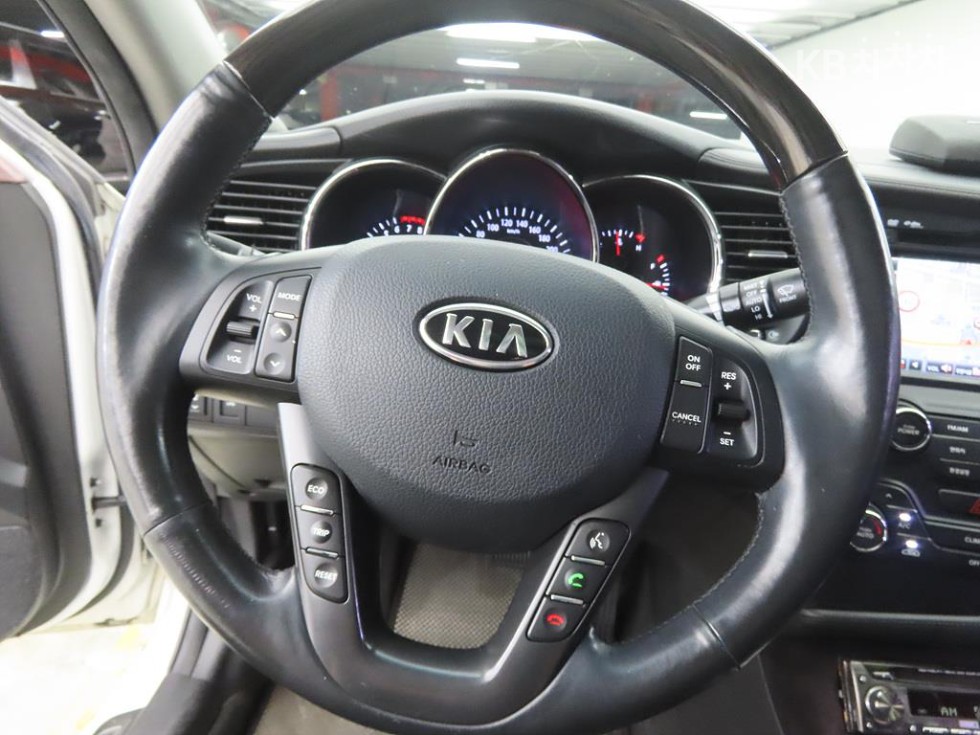 Kia K5 — miniaturë 8