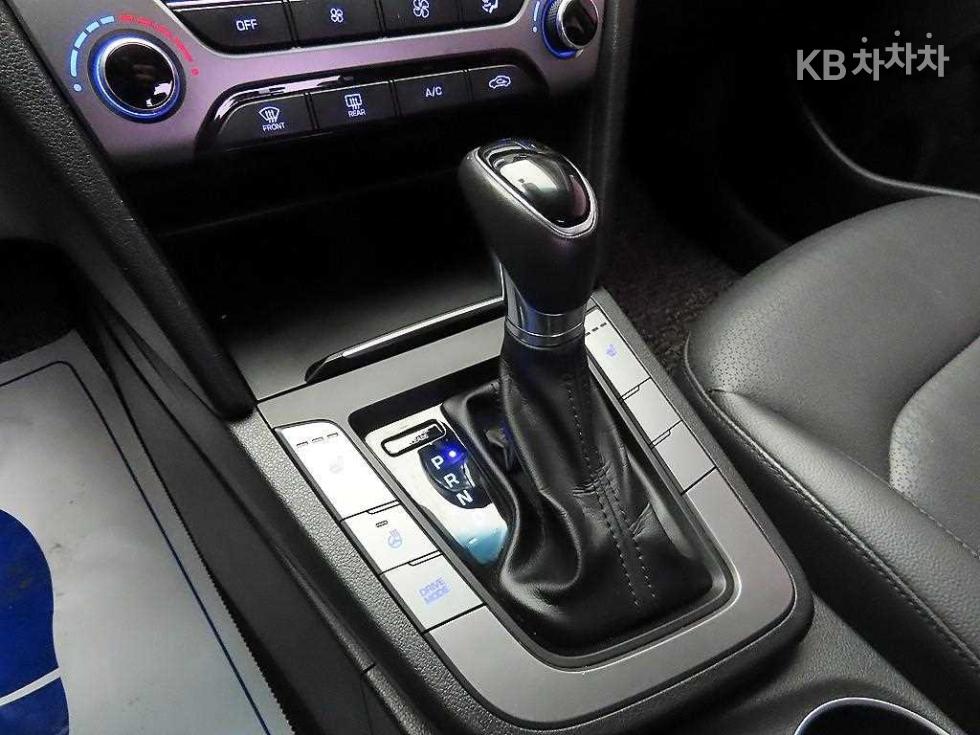 Hyundai Avante — miniaturë 10