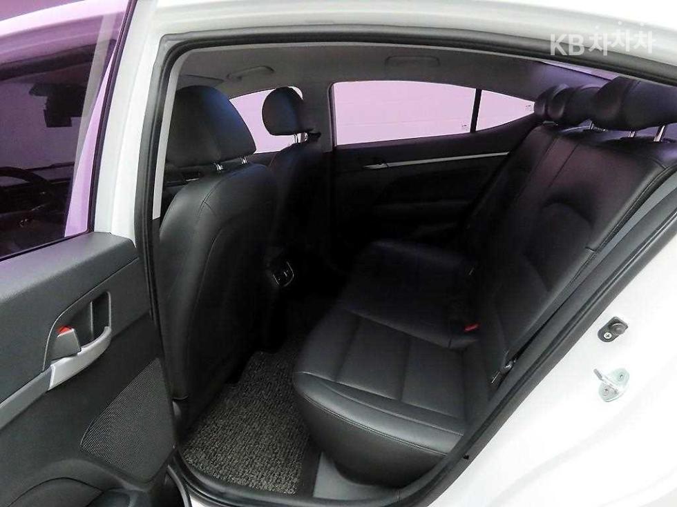 Hyundai Avante — miniaturë 14