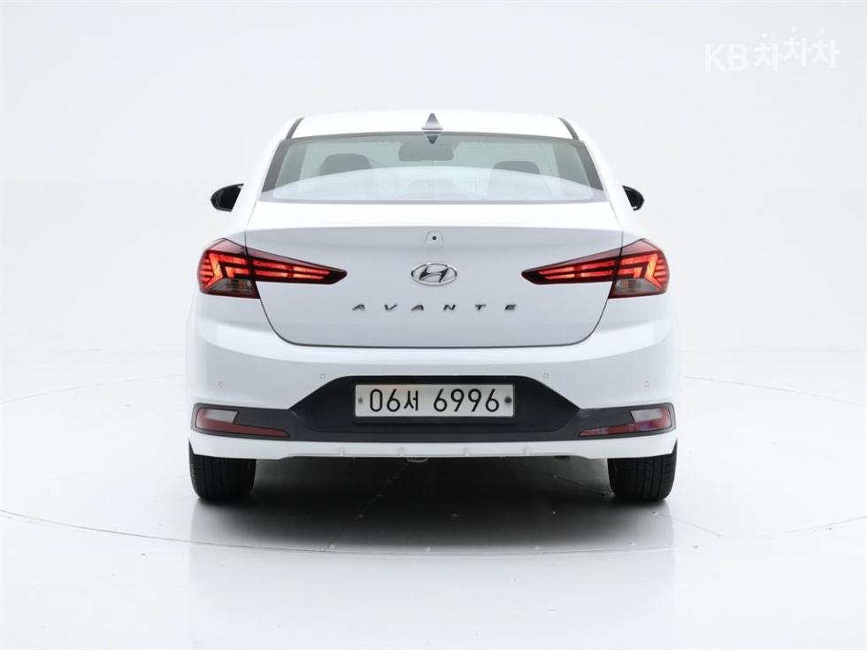 Hyundai Avante — miniaturë 5
