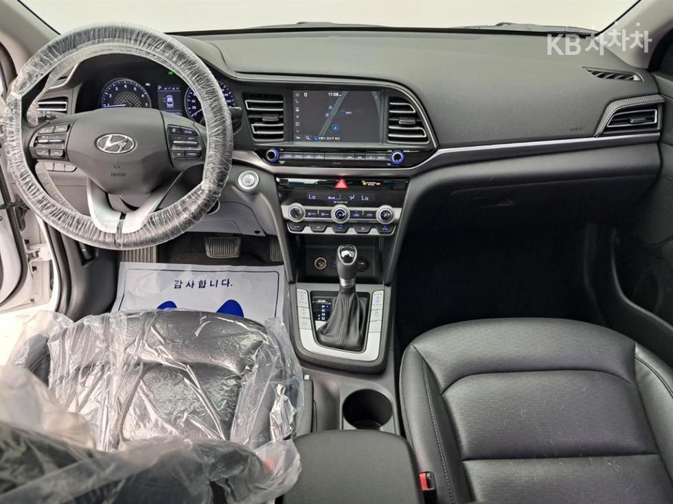 Hyundai Avante — miniaturë 6