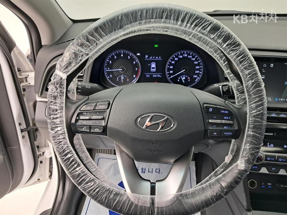 Hyundai Avante — miniaturë 7