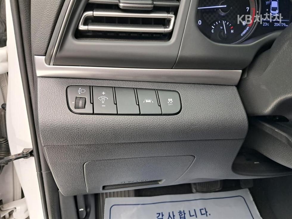 Hyundai Avante — miniaturë 13