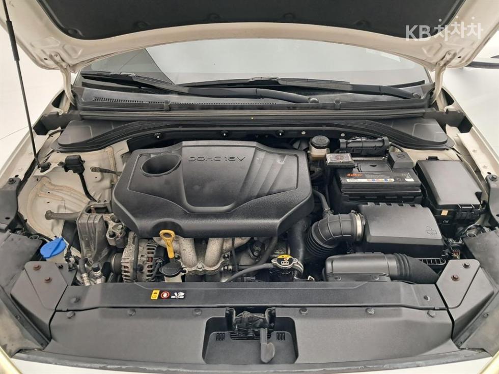 Hyundai Avante — miniaturë 18