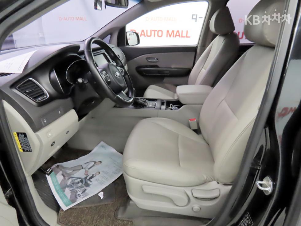 Kia Carnival — miniaturë 6