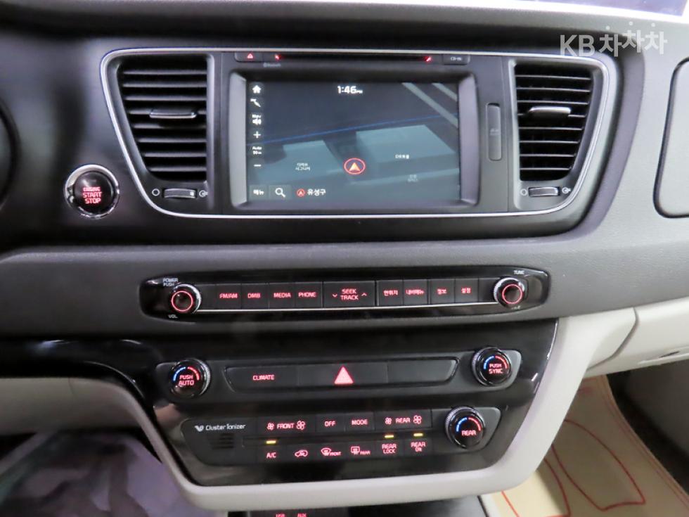 Kia Carnival — miniaturë 11