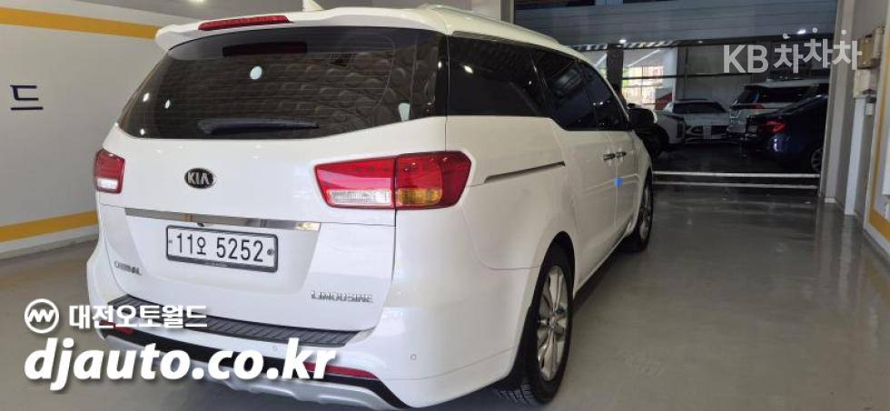 Kia Carnival — miniaturë 7