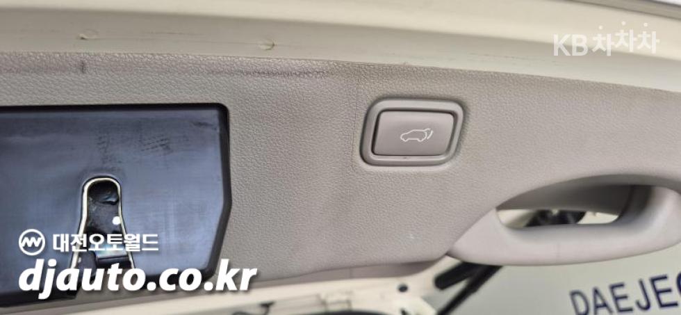 Kia Carnival — miniaturë 10