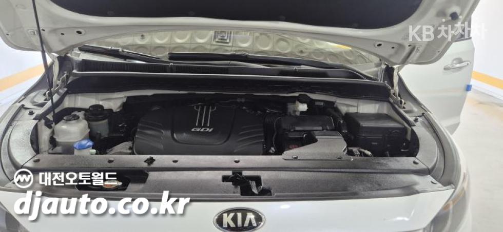 Kia Carnival — miniaturë 19
