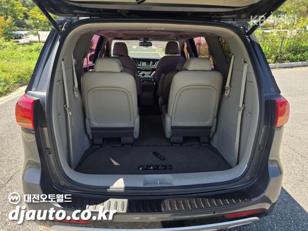 Kia Carnival — miniaturë 8