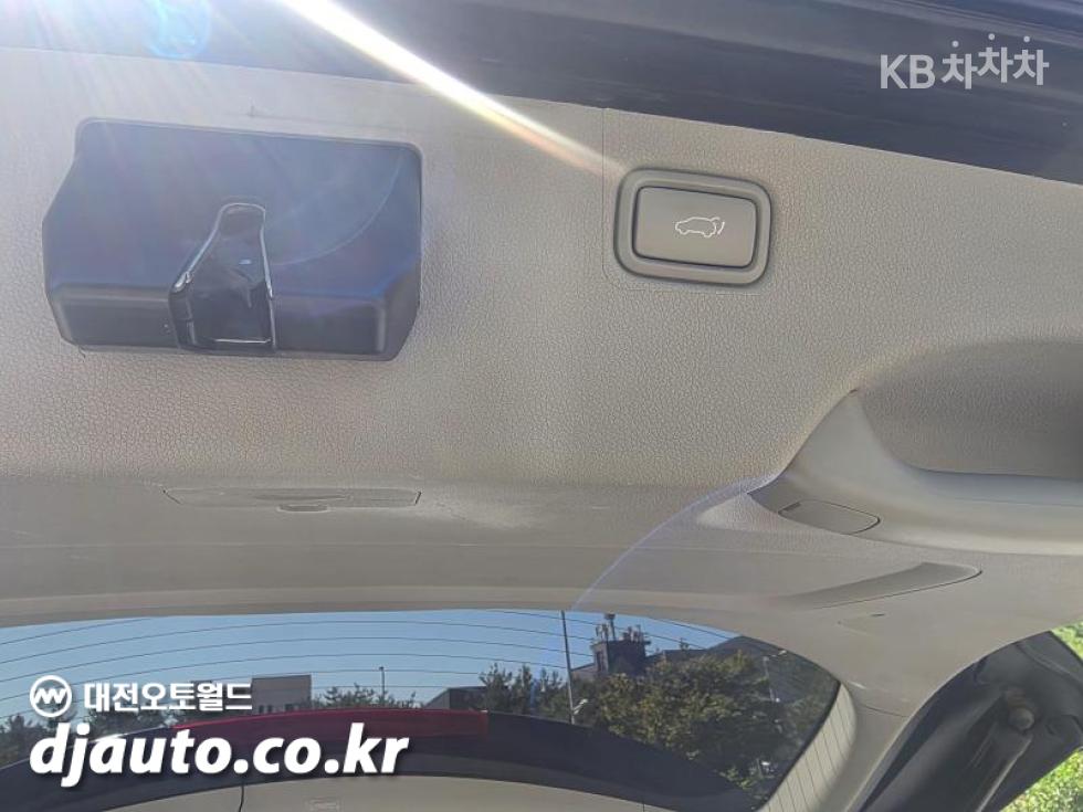 Kia Carnival — miniaturë 9
