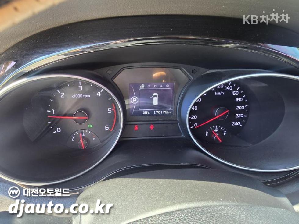 Kia Carnival — miniaturë 15