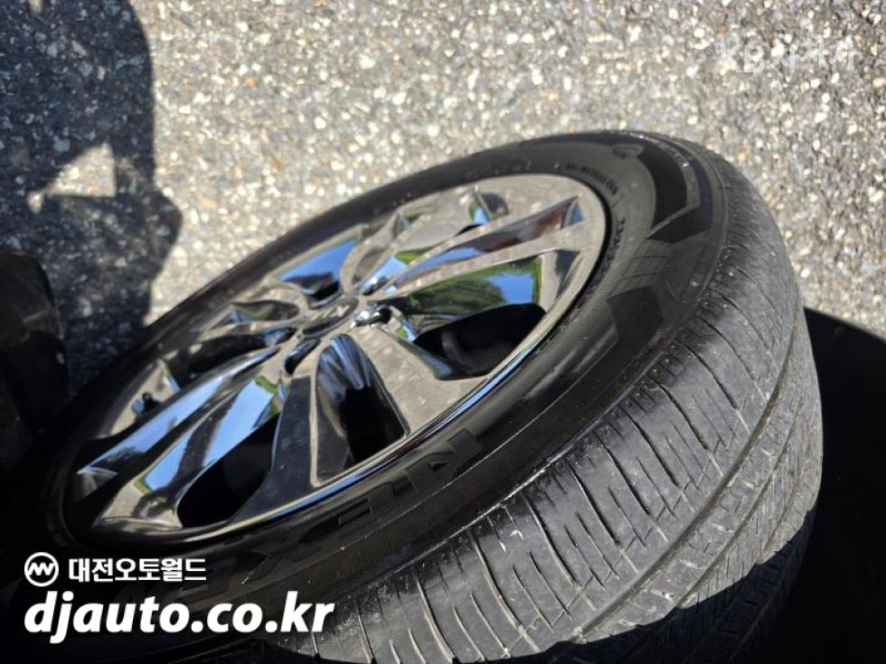 Kia Carnival — miniaturë 17