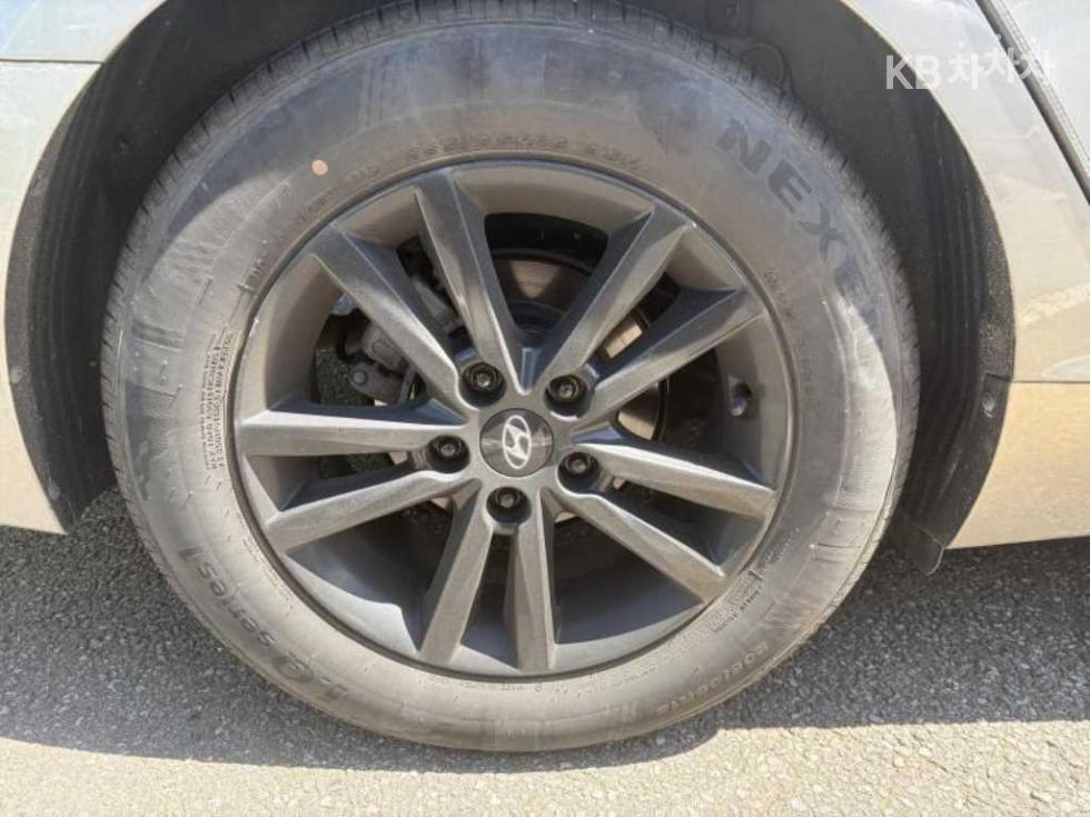 Hyundai Sonata — miniaturë 18