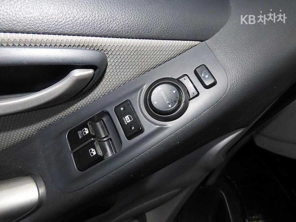 Hyundai Starex — miniaturë 12