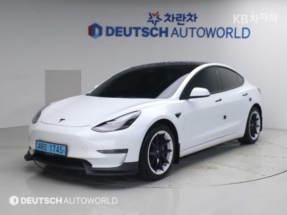 تيسلا Model 3